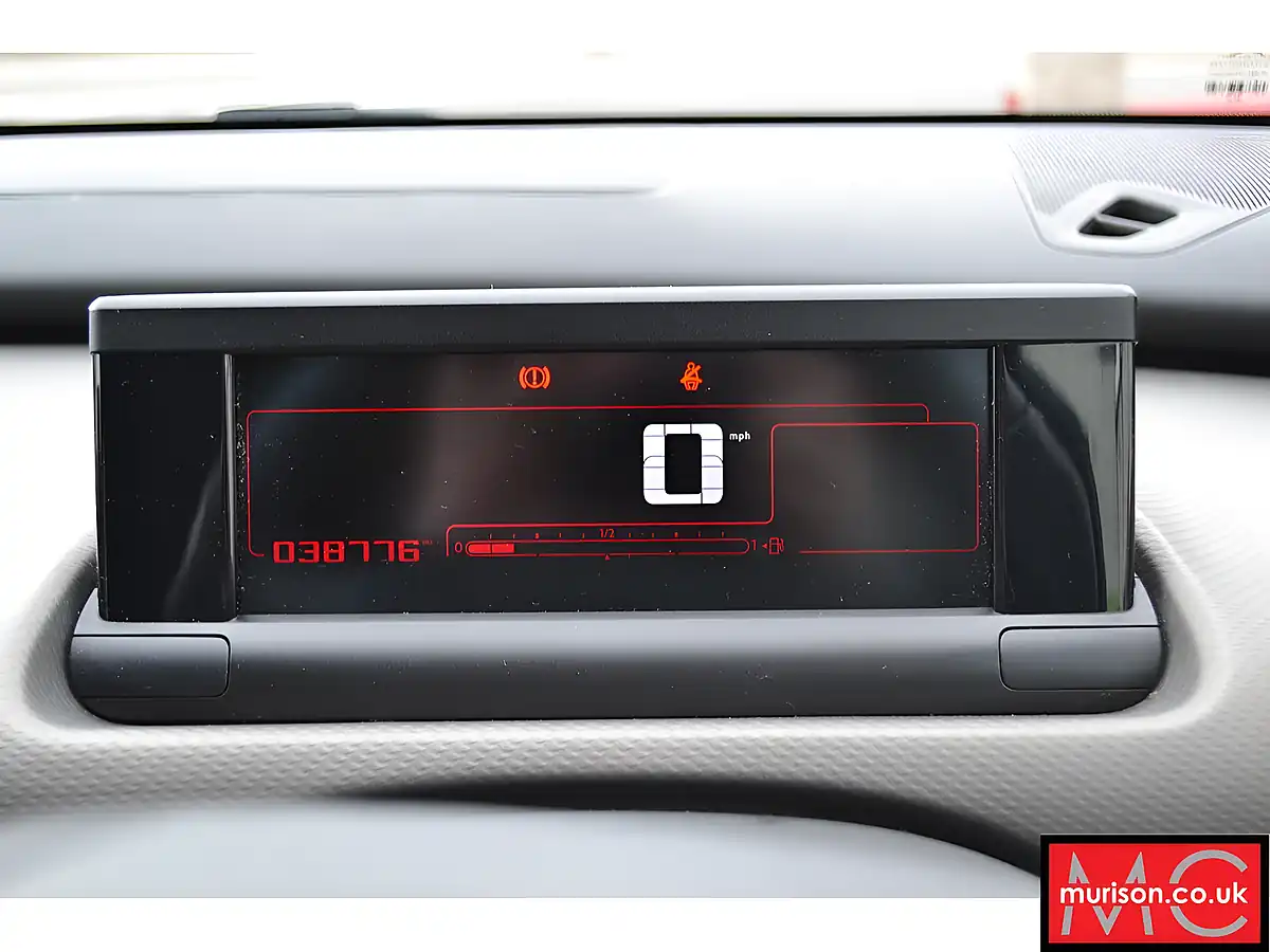 Used 2015 Citroen C4 Cactus Flair Black - Interior and Exterior details 8