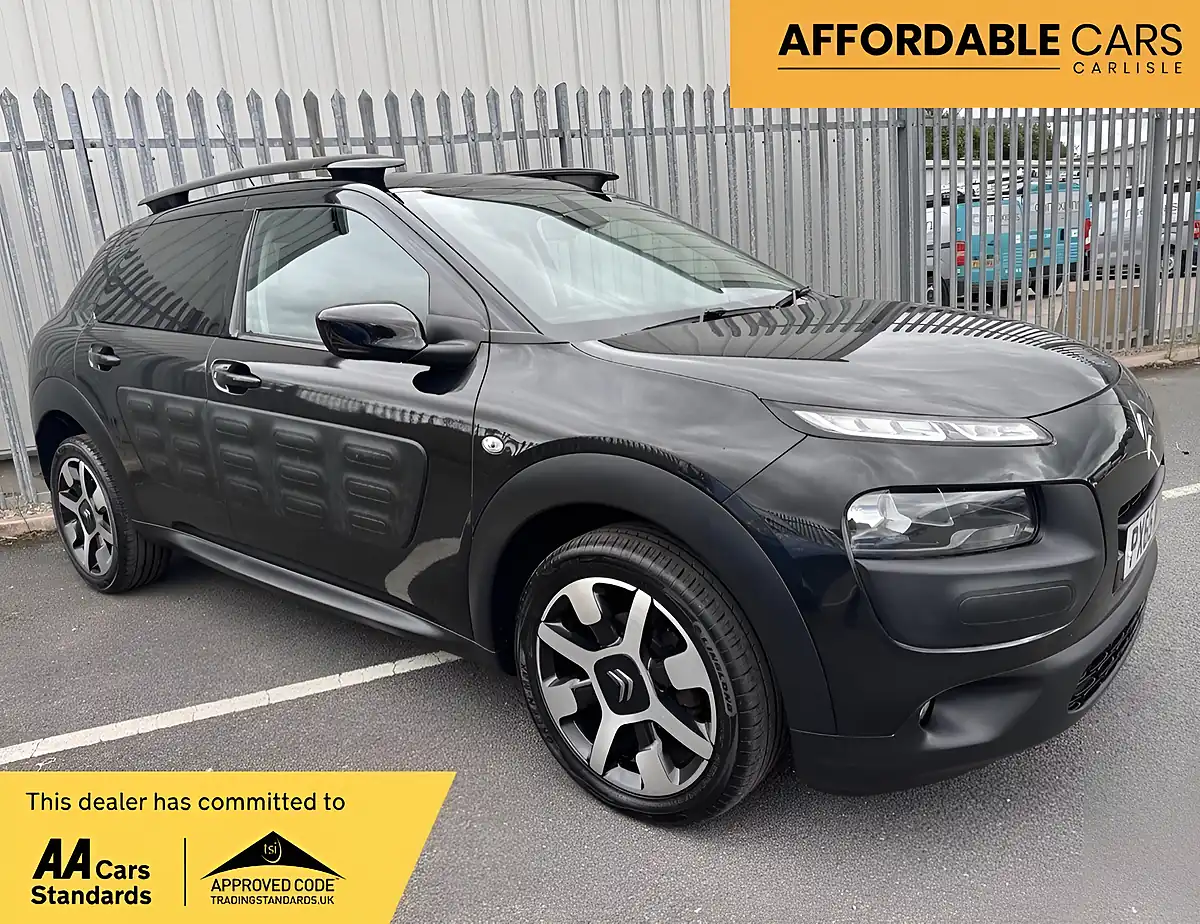 Used 2015 Citroen C4 Cactus Flair Black - Front View