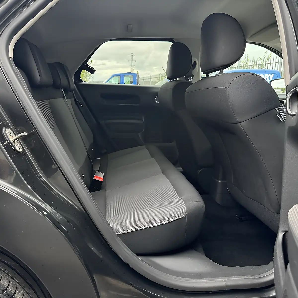 Used 2015 Citroen C4 Cactus Flair Black - Interior and Exterior details 12