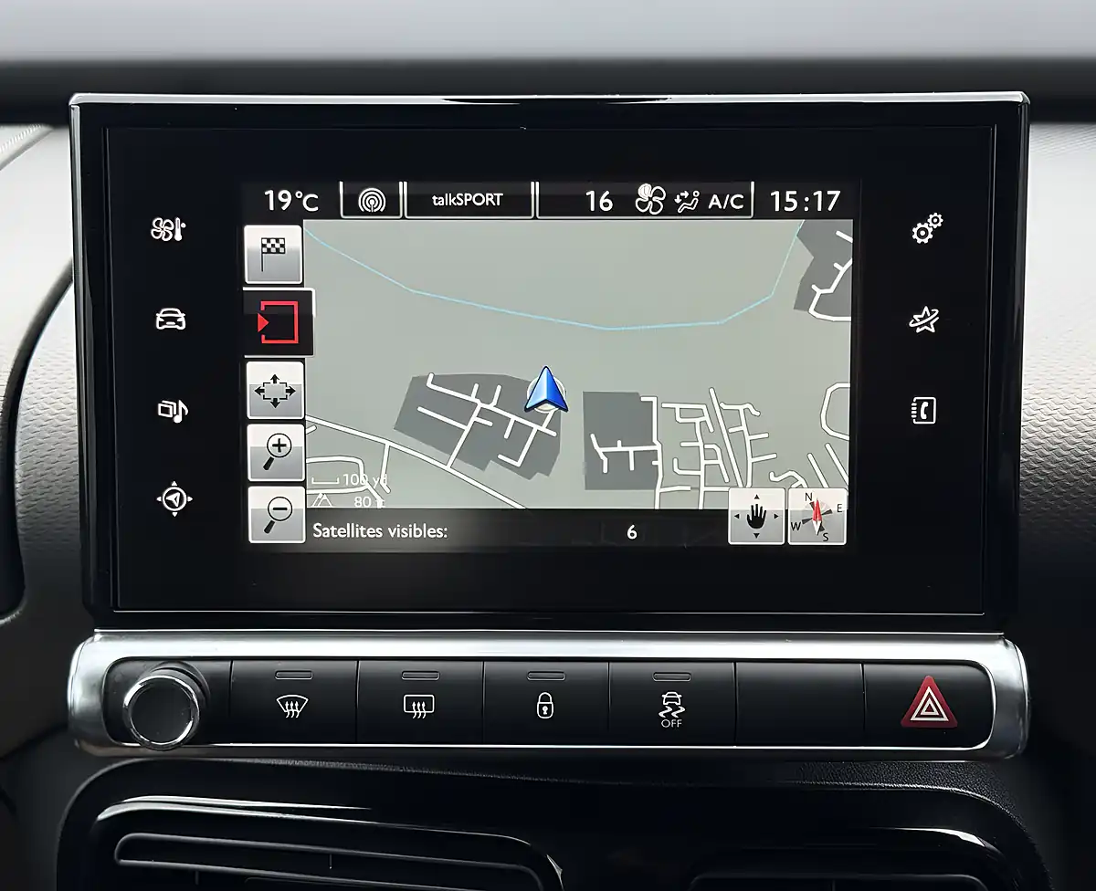 Used 2015 Citroen C4 Cactus Flair Black - Interior and Exterior details 17