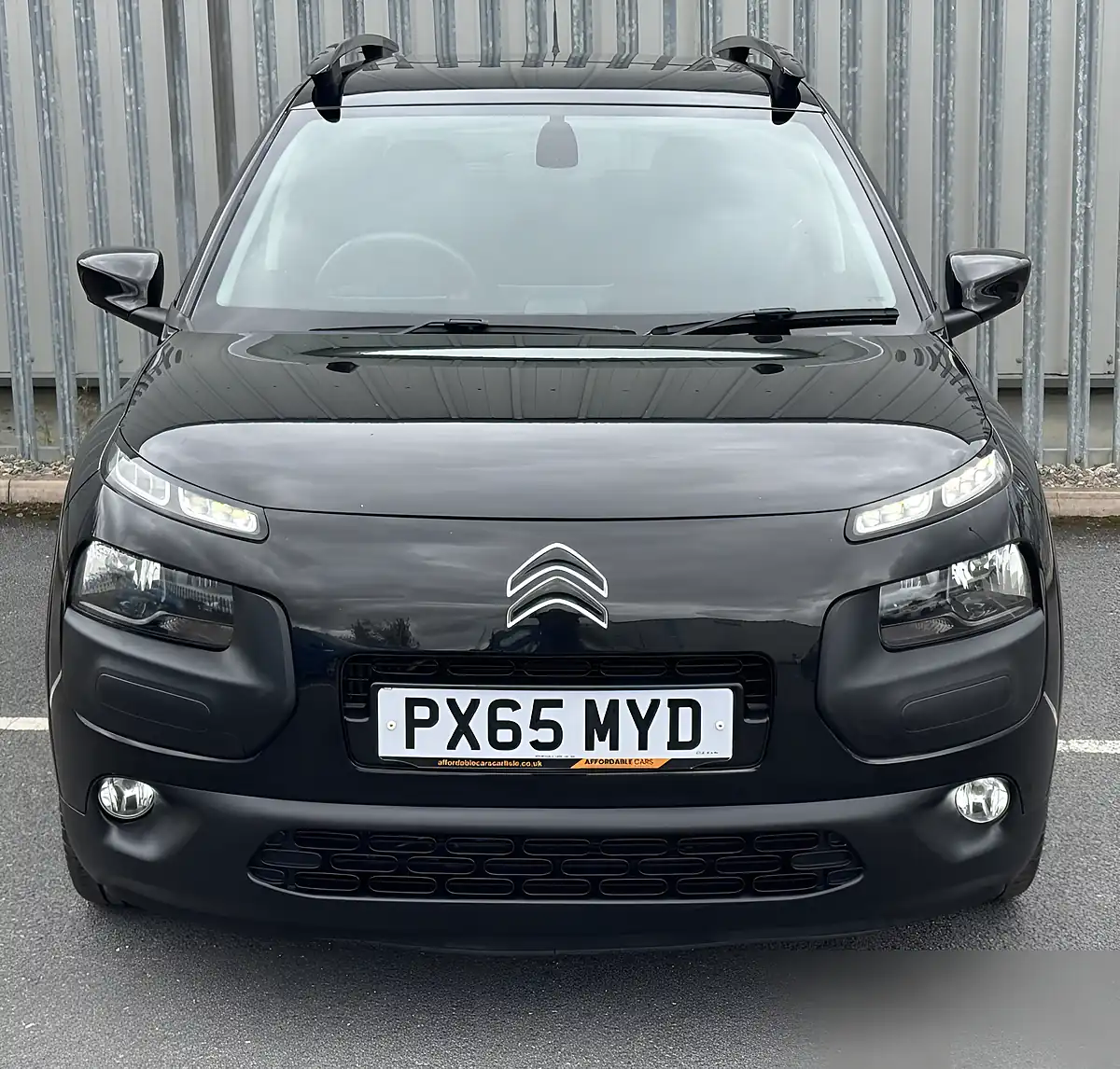 Used 2015 Citroen C4 Cactus Flair Black - Interior and Exterior details 3