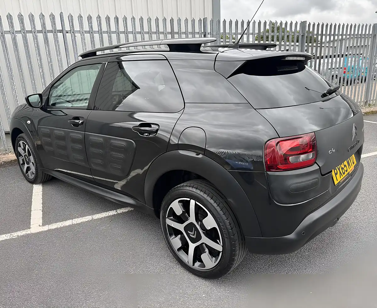 Used 2015 Citroen C4 Cactus Flair Black - Interior and Exterior details 4