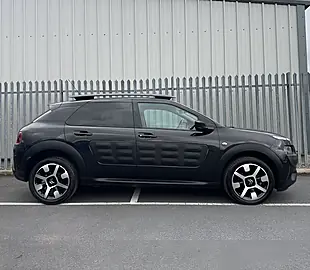 Used 2015 Citroen C4 Cactus Flair Black - Interior and Exterior details 7