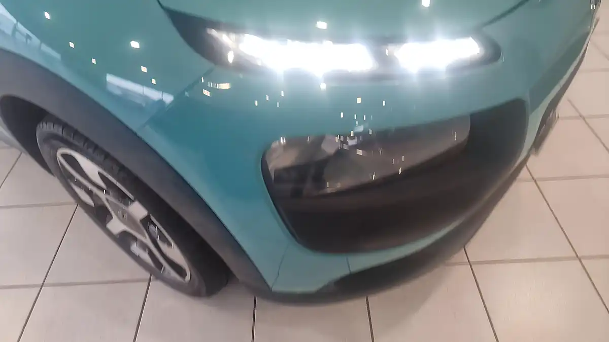 Used 2015 Citroen C4 Cactus Flair Blue - Interior and Exterior details 16
