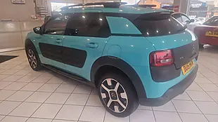 Used 2015 Citroen C4 Cactus Flair Blue - Interior and Exterior details 4