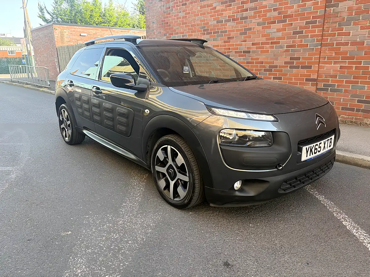 Used 2015 Citroen C4 Cactus Flair Grey - Interior and Exterior details 10