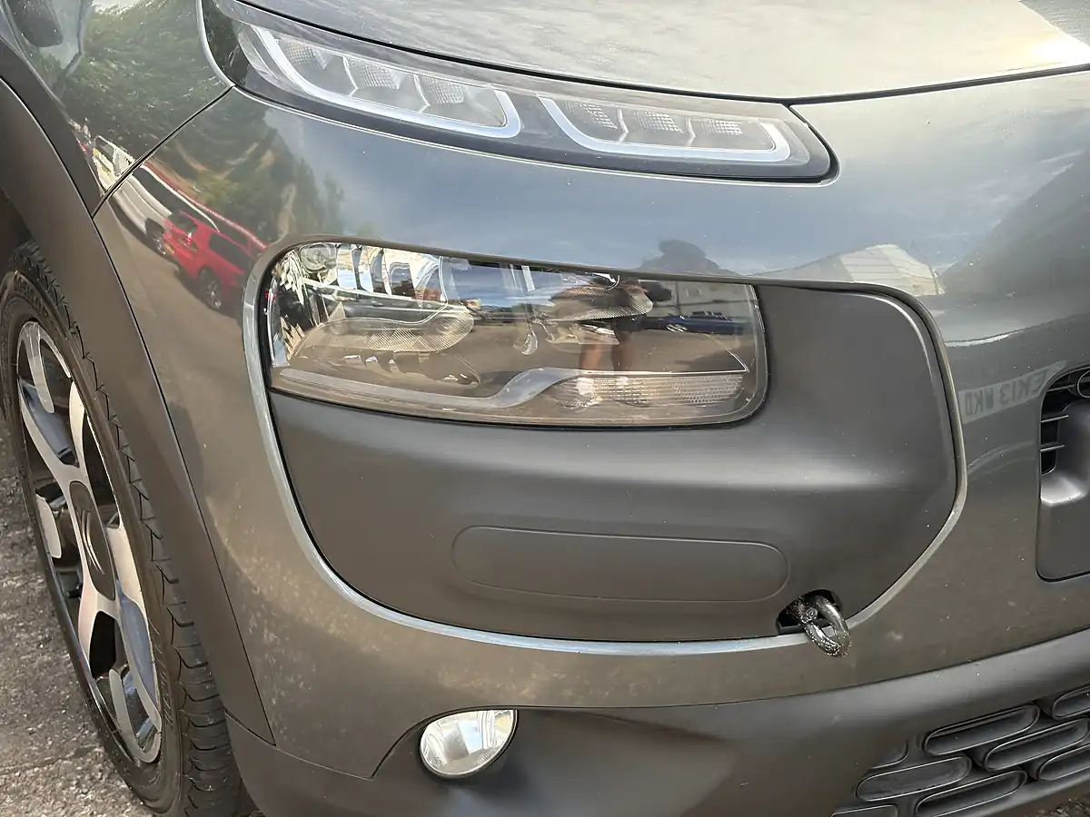 Used 2015 Citroen C4 Cactus Flair Grey - Interior and Exterior details 11