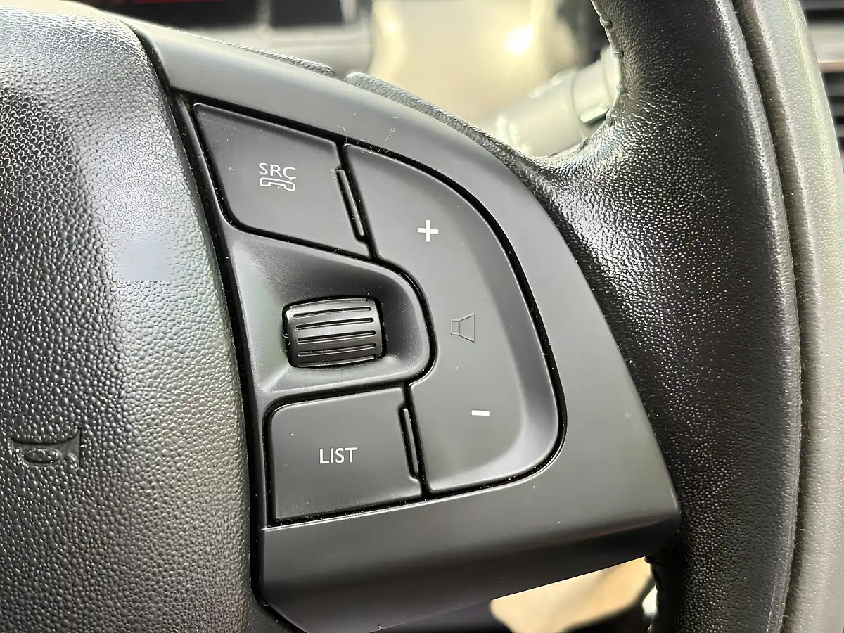 Used 2015 Citroen C4 Cactus Flair Grey - Interior and Exterior details 17