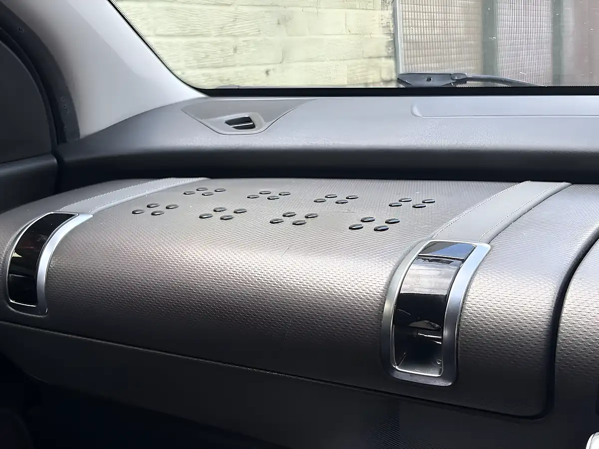 Used 2015 Citroen C4 Cactus Flair Grey - Interior and Exterior details 19