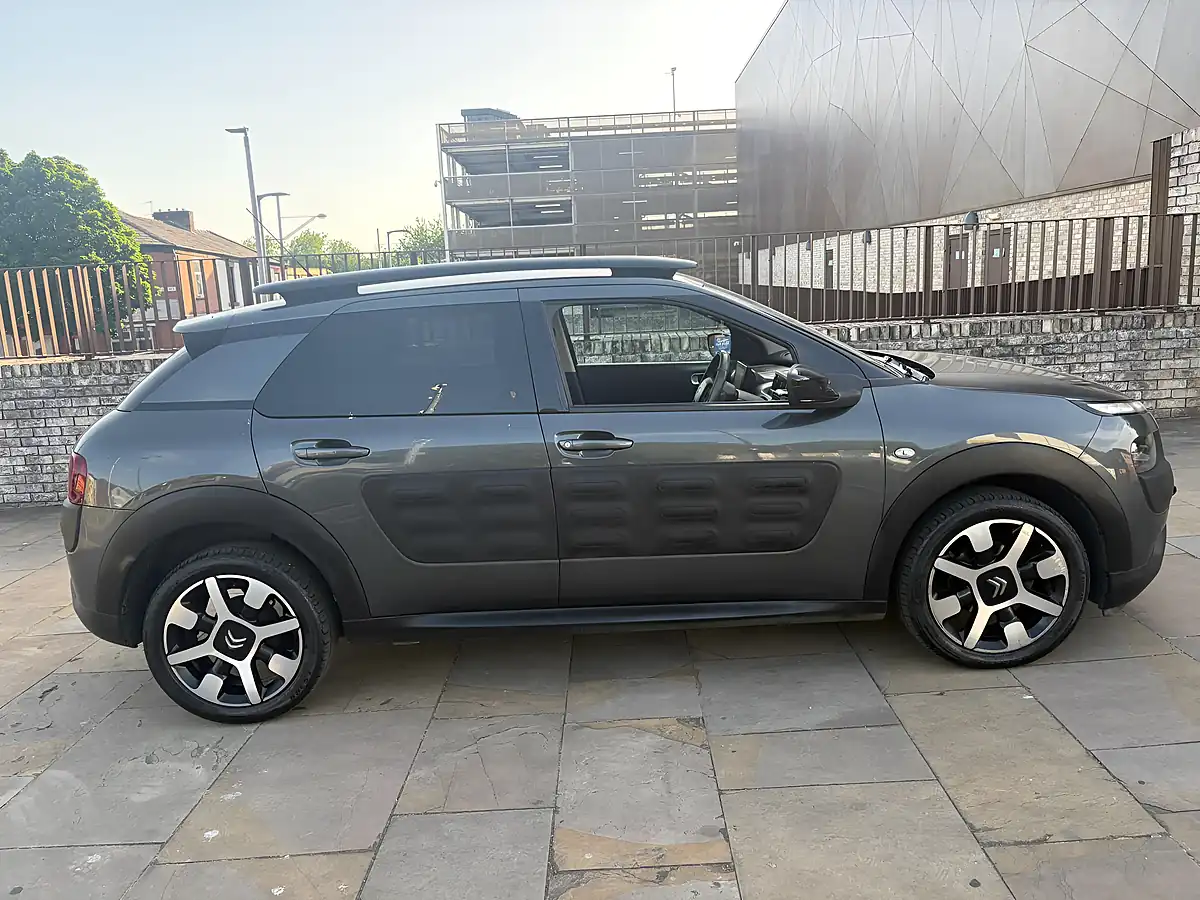 Used 2015 Citroen C4 Cactus Flair Grey - Interior and Exterior details 2