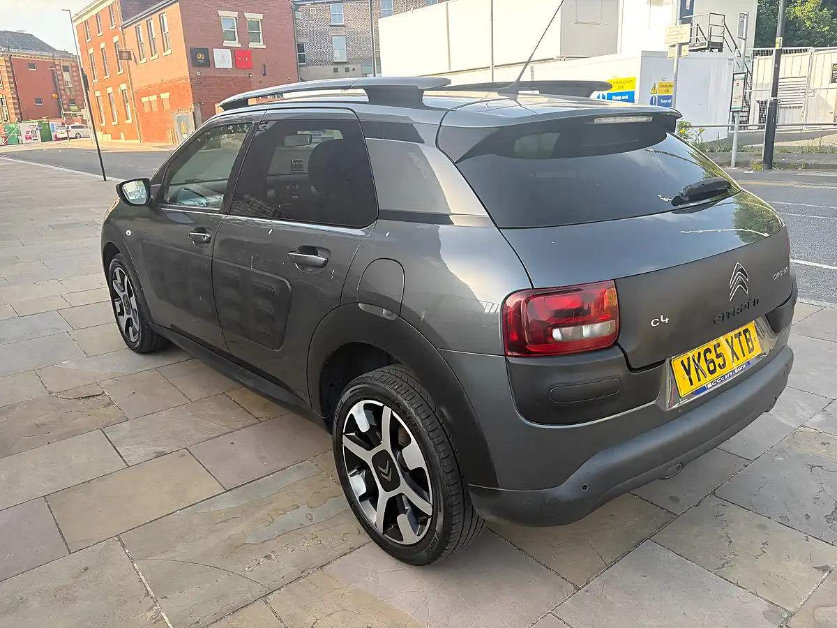 Used 2015 Citroen C4 Cactus Flair Grey - Interior and Exterior details 6