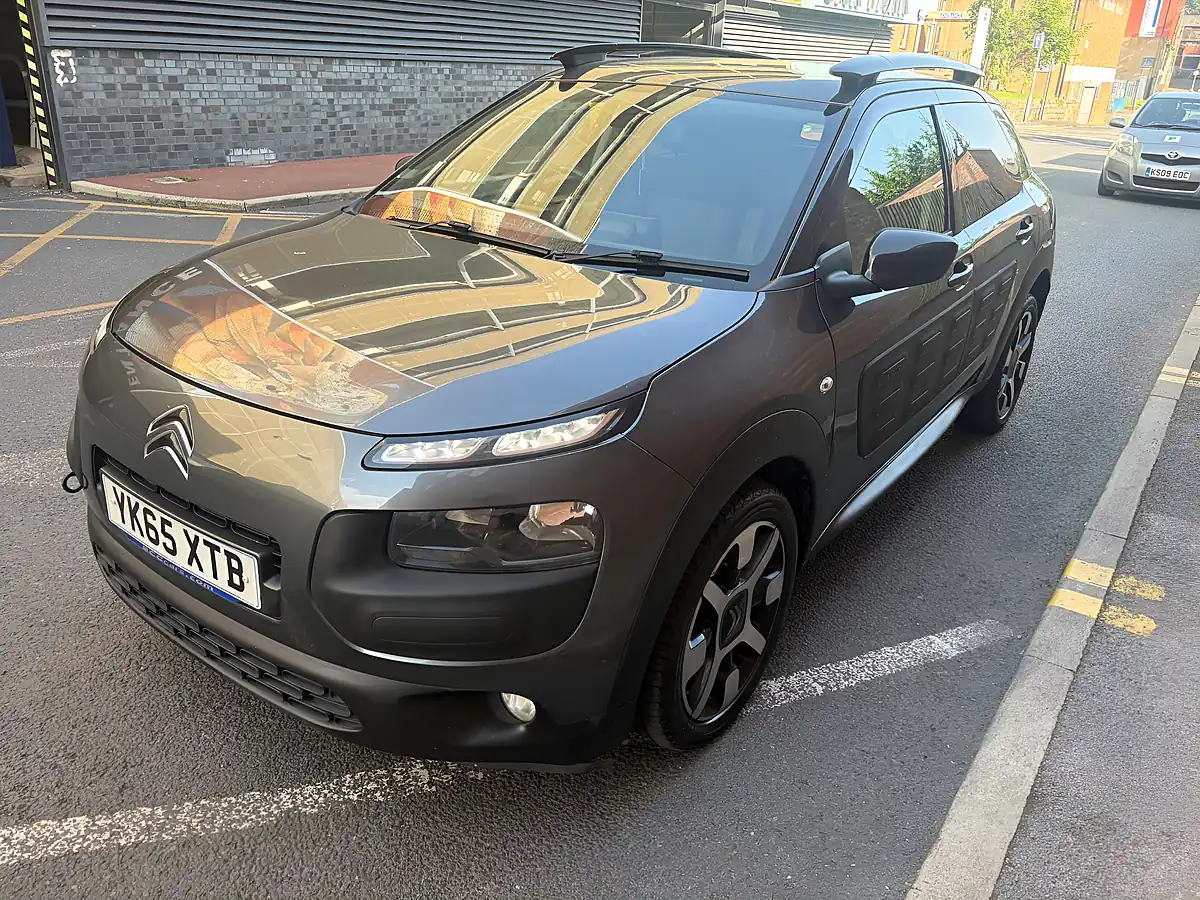 Used 2015 Citroen C4 Cactus Flair Grey - Interior and Exterior details 8