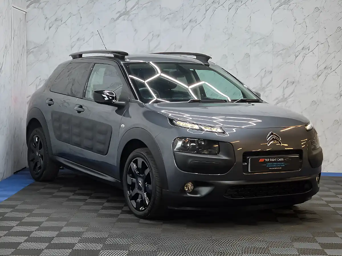 Used 2015 Citroen C4 Cactus Flair Grey - Front View