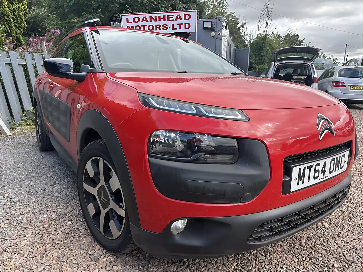 Used 2015 Citroen C4 Cactus Flair Red - Front View
