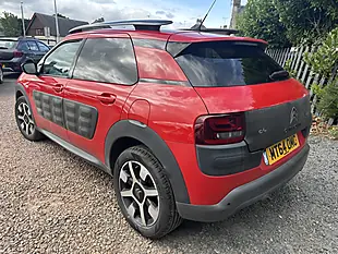 Used 2015 Citroen C4 Cactus Flair Red - Interior and Exterior details 10