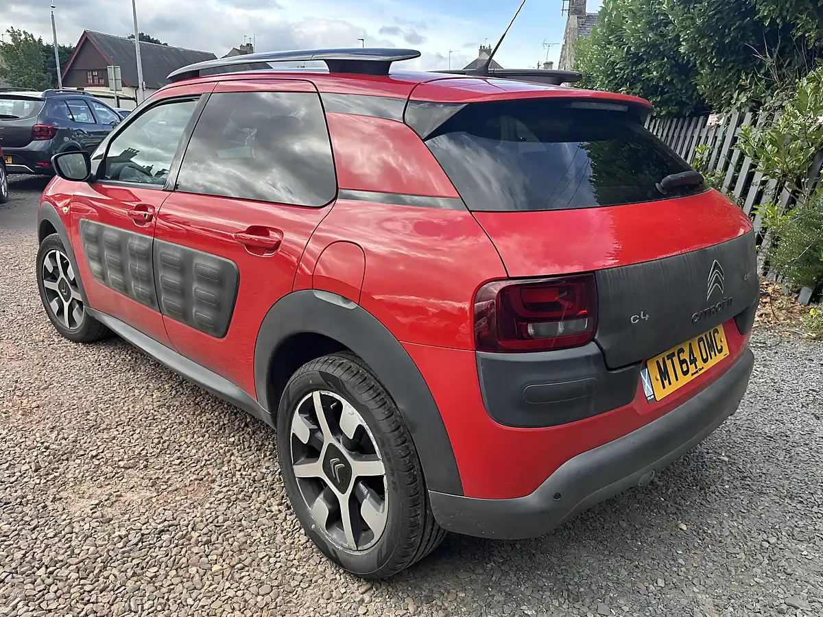 Used 2015 Citroen C4 Cactus Flair Red - Interior and Exterior details 10
