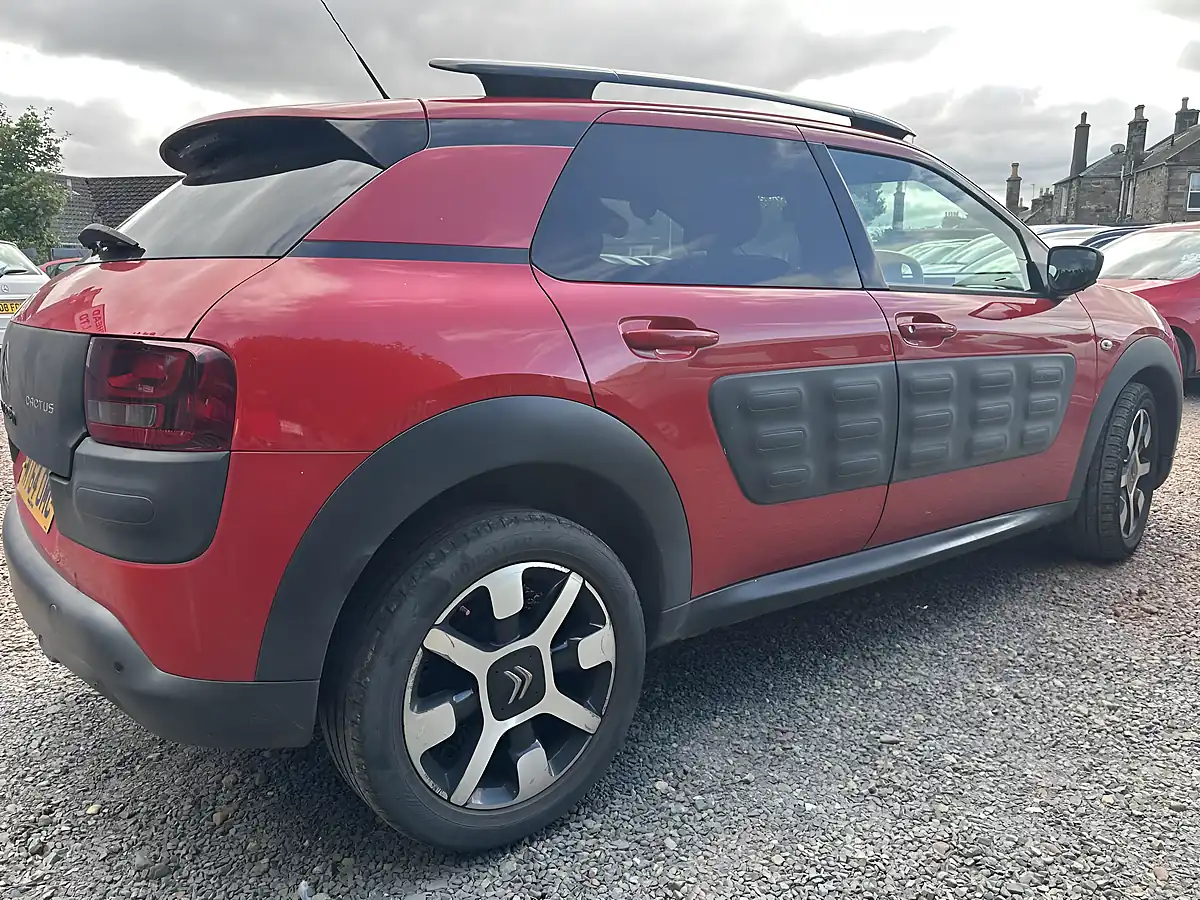 Used 2015 Citroen C4 Cactus Flair Red - Interior and Exterior details 13