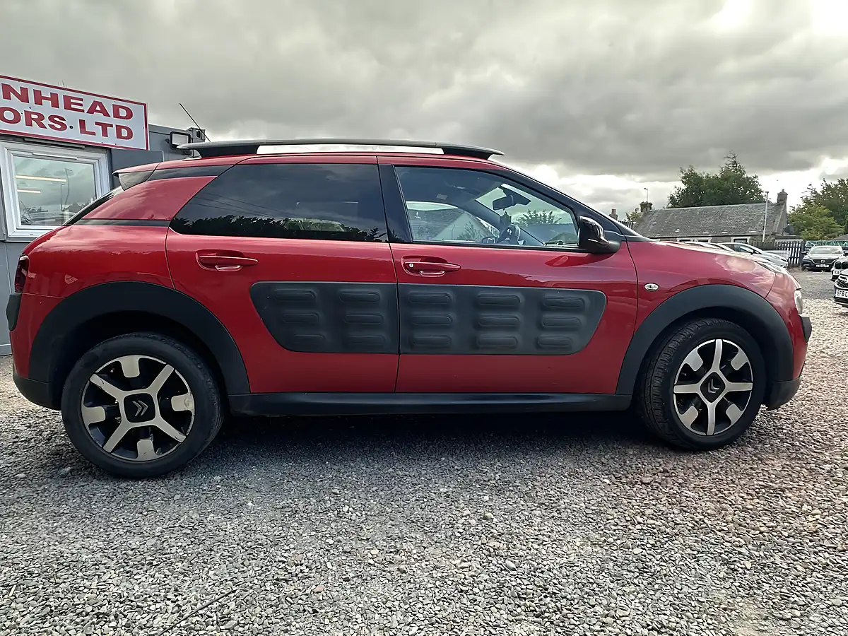 Used 2015 Citroen C4 Cactus Flair Red - Interior and Exterior details 15