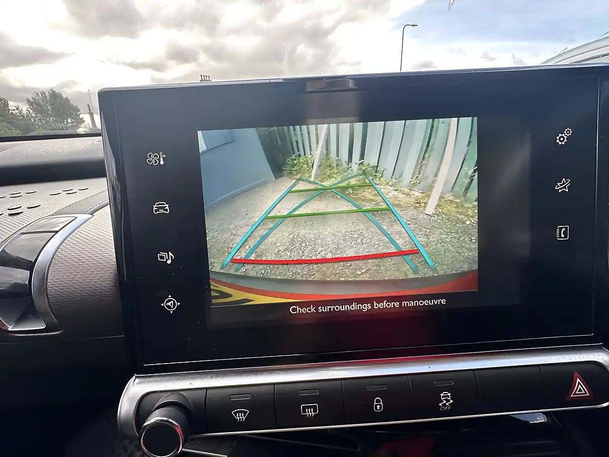 Used 2015 Citroen C4 Cactus Flair Red - Interior and Exterior details 18
