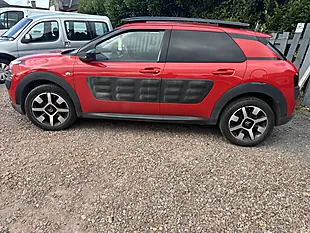 Used 2015 Citroen C4 Cactus Flair Red - Interior and Exterior details 7