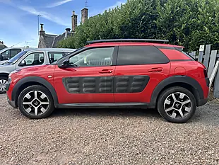 Used 2015 Citroen C4 Cactus Flair Red - Interior and Exterior details 8