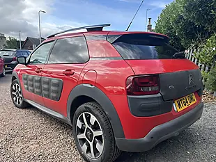 Used 2015 Citroen C4 Cactus Flair Red - Interior and Exterior details 9