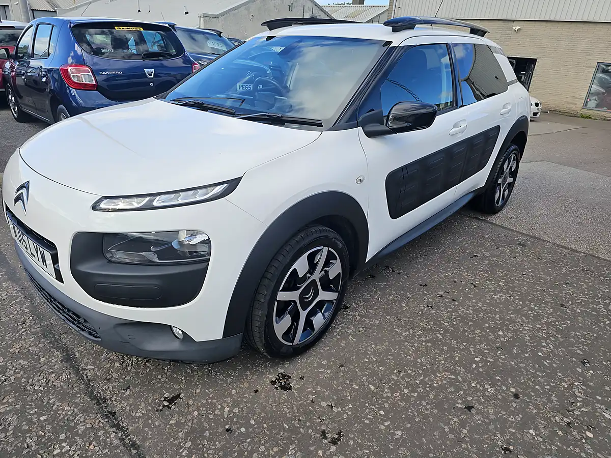 Used 2015 Citroen C4 Cactus Flair White - Interior and Exterior details 2