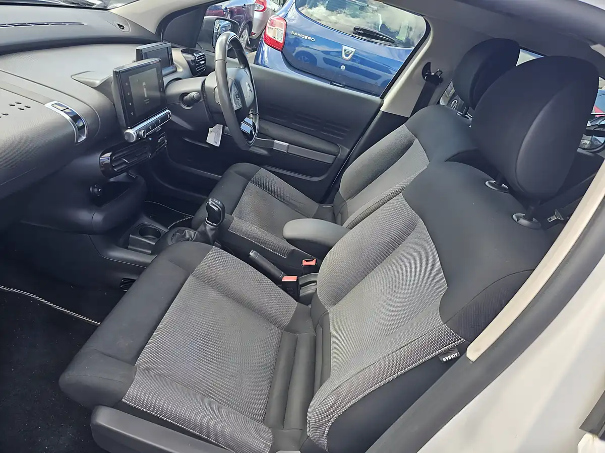 Used 2015 Citroen C4 Cactus Flair White - Interior and Exterior details 8