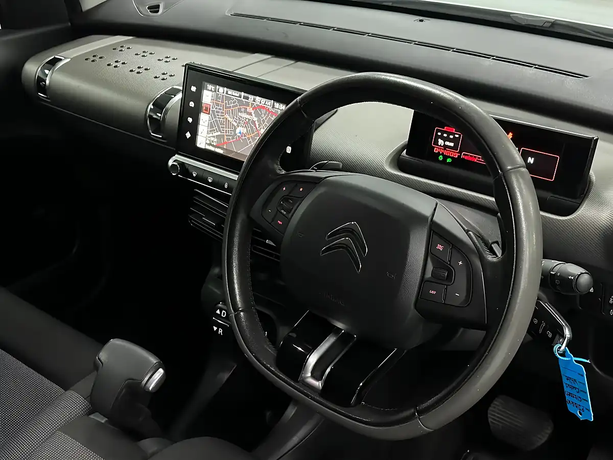 Used 2015 Citroen C4 Cactus Flair White - Interior and Exterior details 11