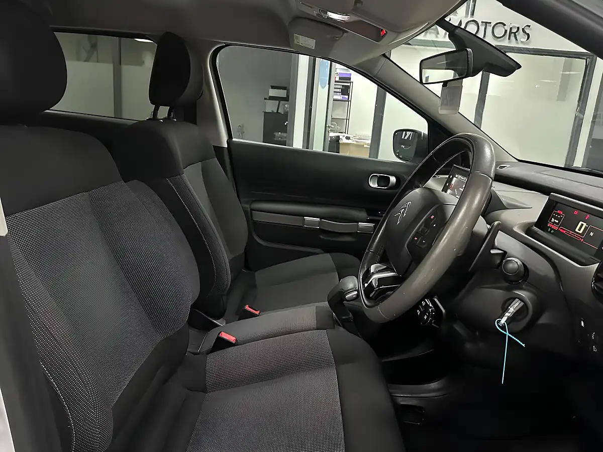 Used 2015 Citroen C4 Cactus Flair White - Interior and Exterior details 12