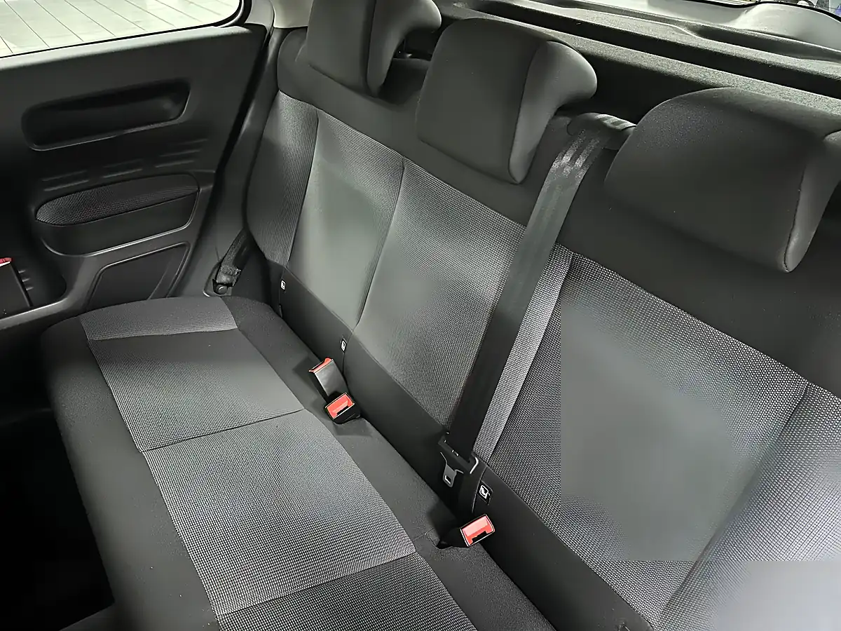 Used 2015 Citroen C4 Cactus Flair White - Interior and Exterior details 18