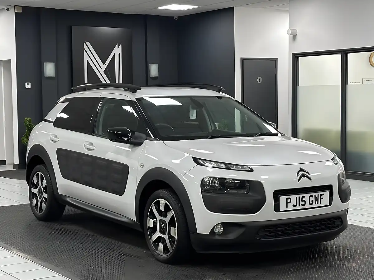 Used 2015 Citroen C4 Cactus Flair White - Interior and Exterior details 3