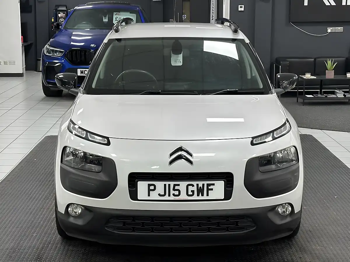 Used 2015 Citroen C4 Cactus Flair White - Interior and Exterior details 4