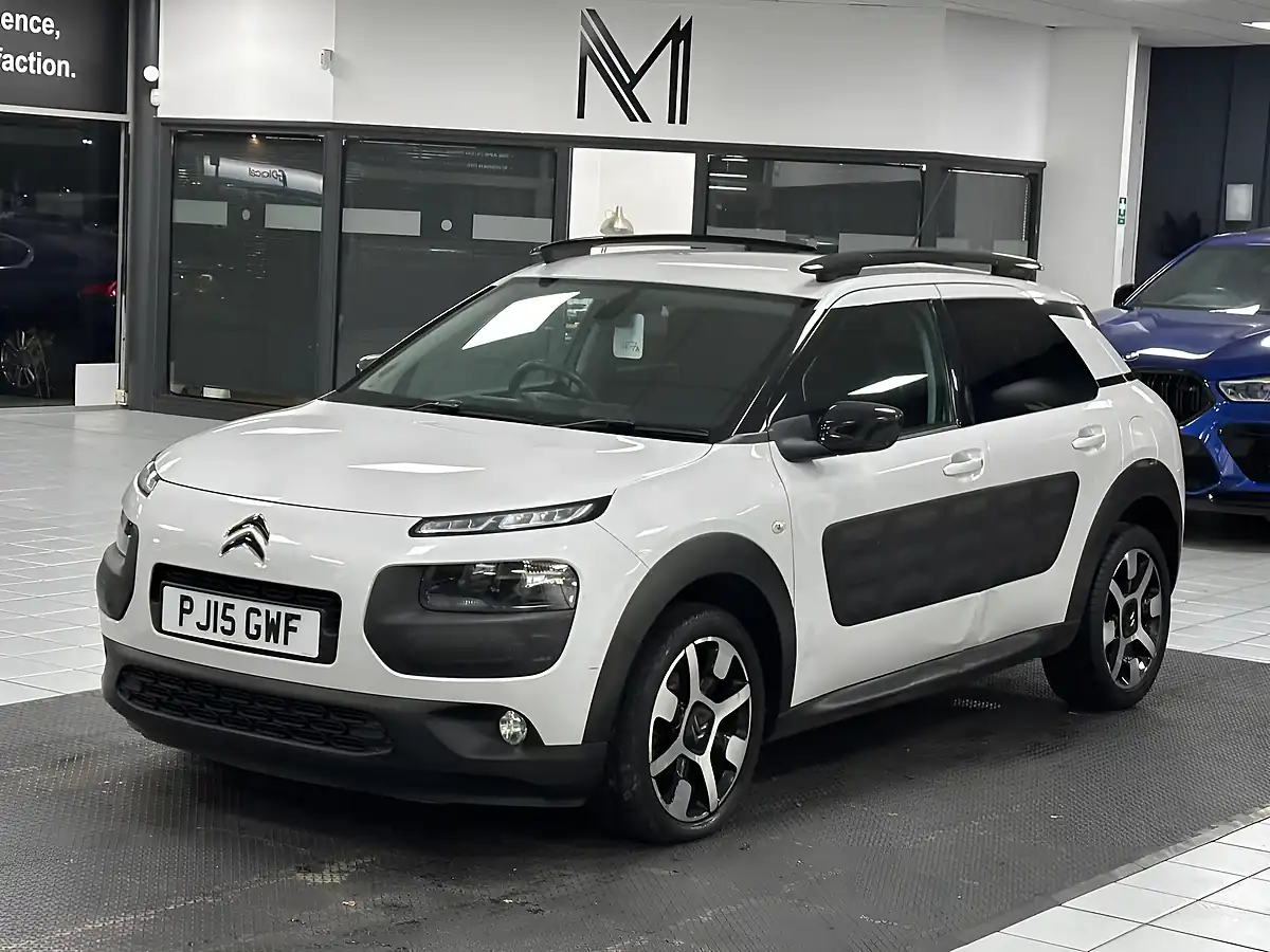 Used 2015 Citroen C4 Cactus Flair White - Interior and Exterior details 5