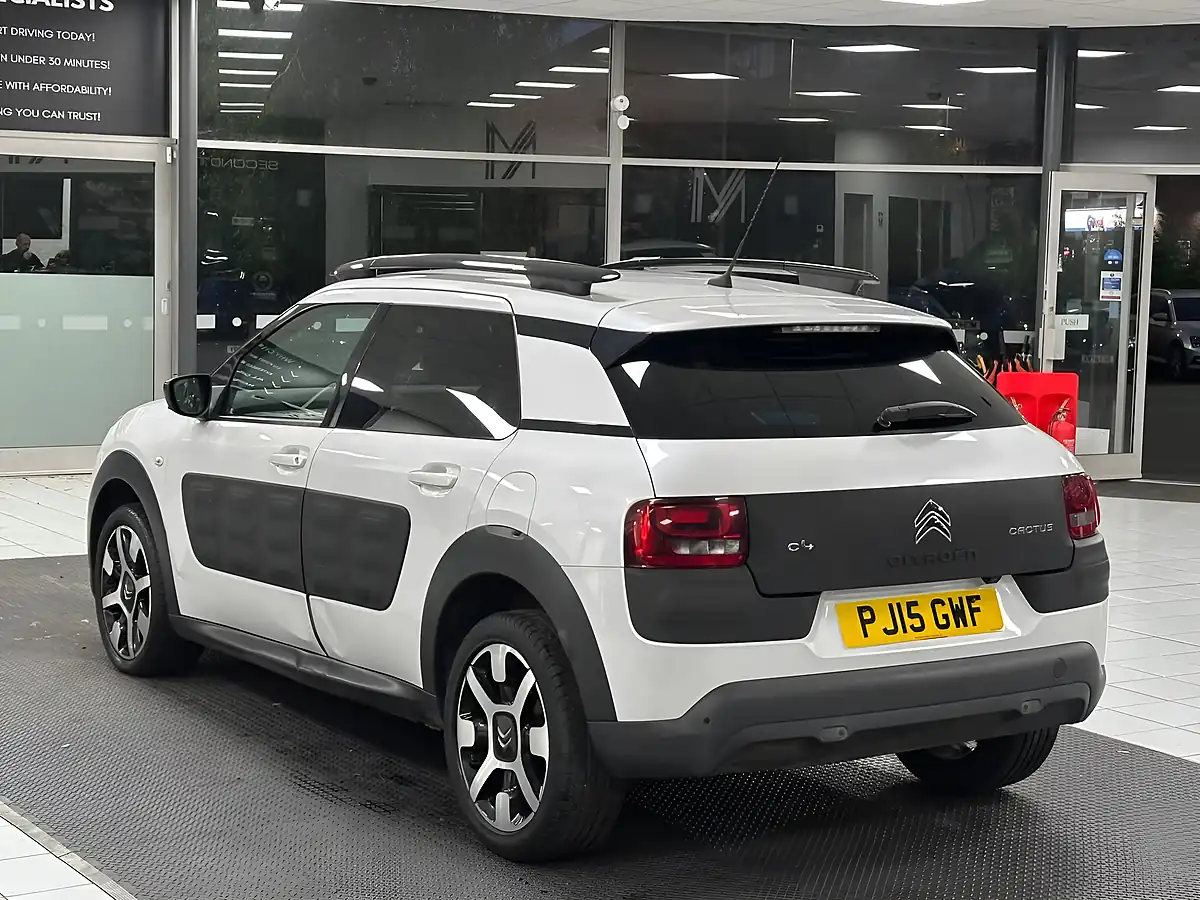 Used 2015 Citroen C4 Cactus Flair White - Interior and Exterior details 7