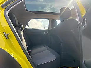 Used 2015 Citroen C4 Cactus Flair Yellow - Interior and Exterior details 11