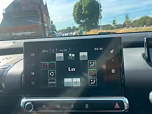 Used 2015 Citroen C4 Cactus Flair Yellow - Interior and Exterior details 16