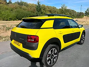 Used 2015 Citroen C4 Cactus Flair Yellow - Interior and Exterior details 2