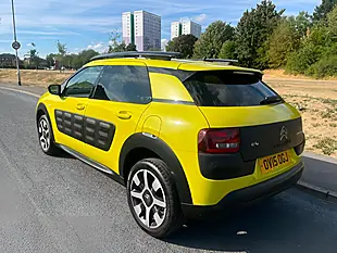 Used 2015 Citroen C4 Cactus Flair Yellow - Interior and Exterior details 3