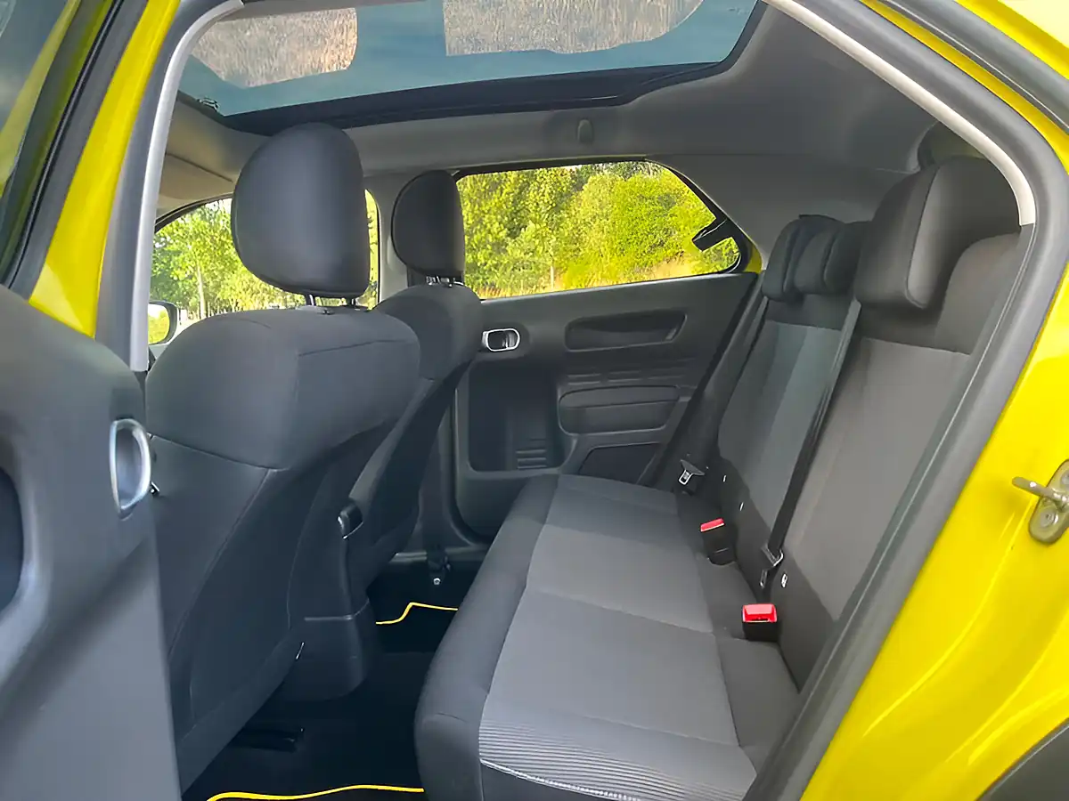 Used 2015 Citroen C4 Cactus Flair Yellow - Interior and Exterior details 8