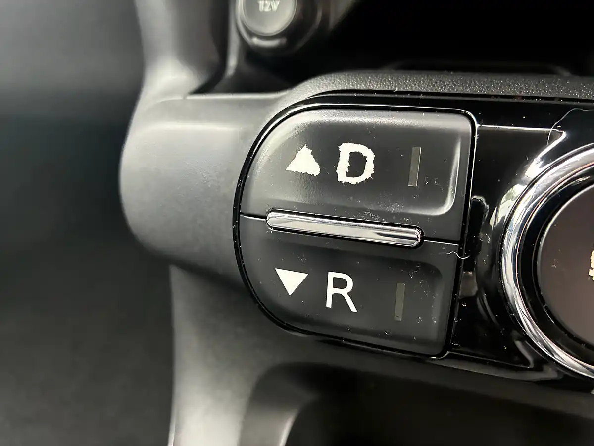 Used 2015 Citroen C4 Cactus Flair Yellow - Interior and Exterior details 10
