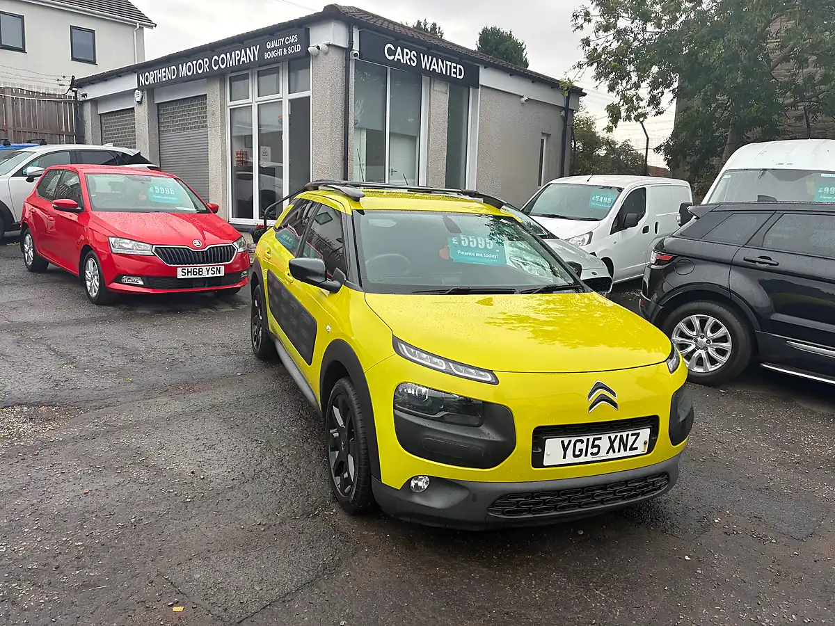 Used 2015 Citroen C4 Cactus Flair Yellow - Interior and Exterior details 13