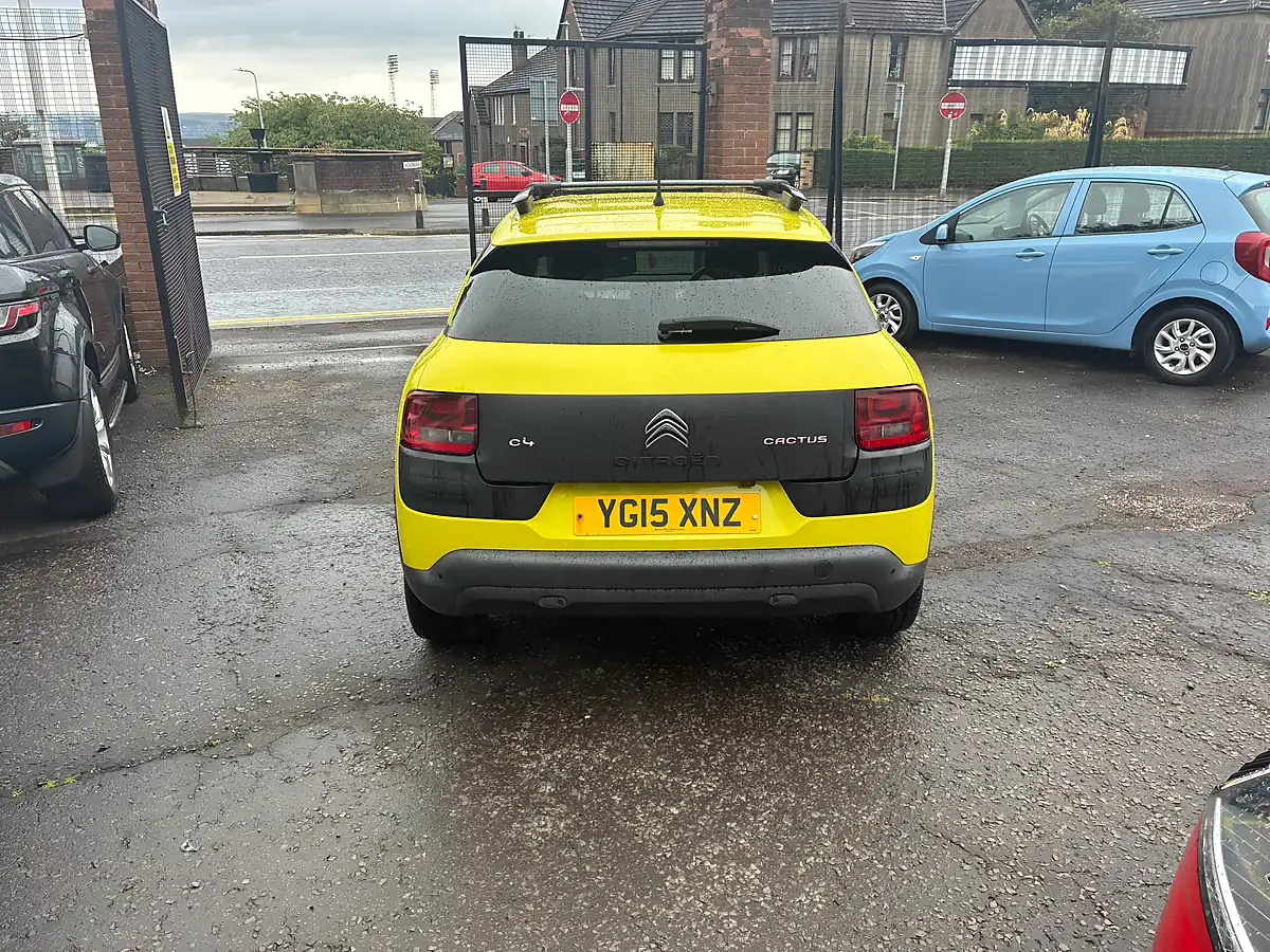 Used 2015 Citroen C4 Cactus Flair Yellow - Interior and Exterior details 16