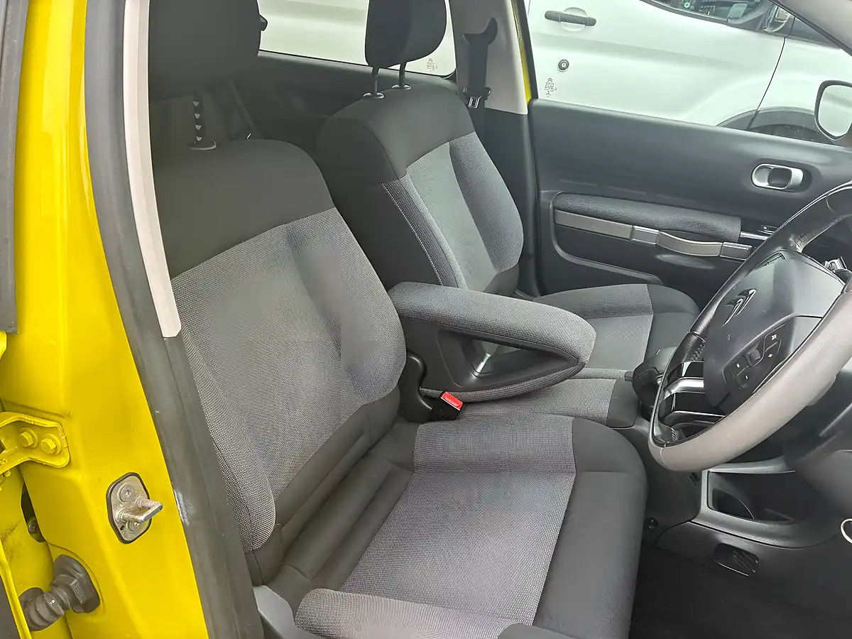 Used 2015 Citroen C4 Cactus Flair Yellow - Interior and Exterior details 3