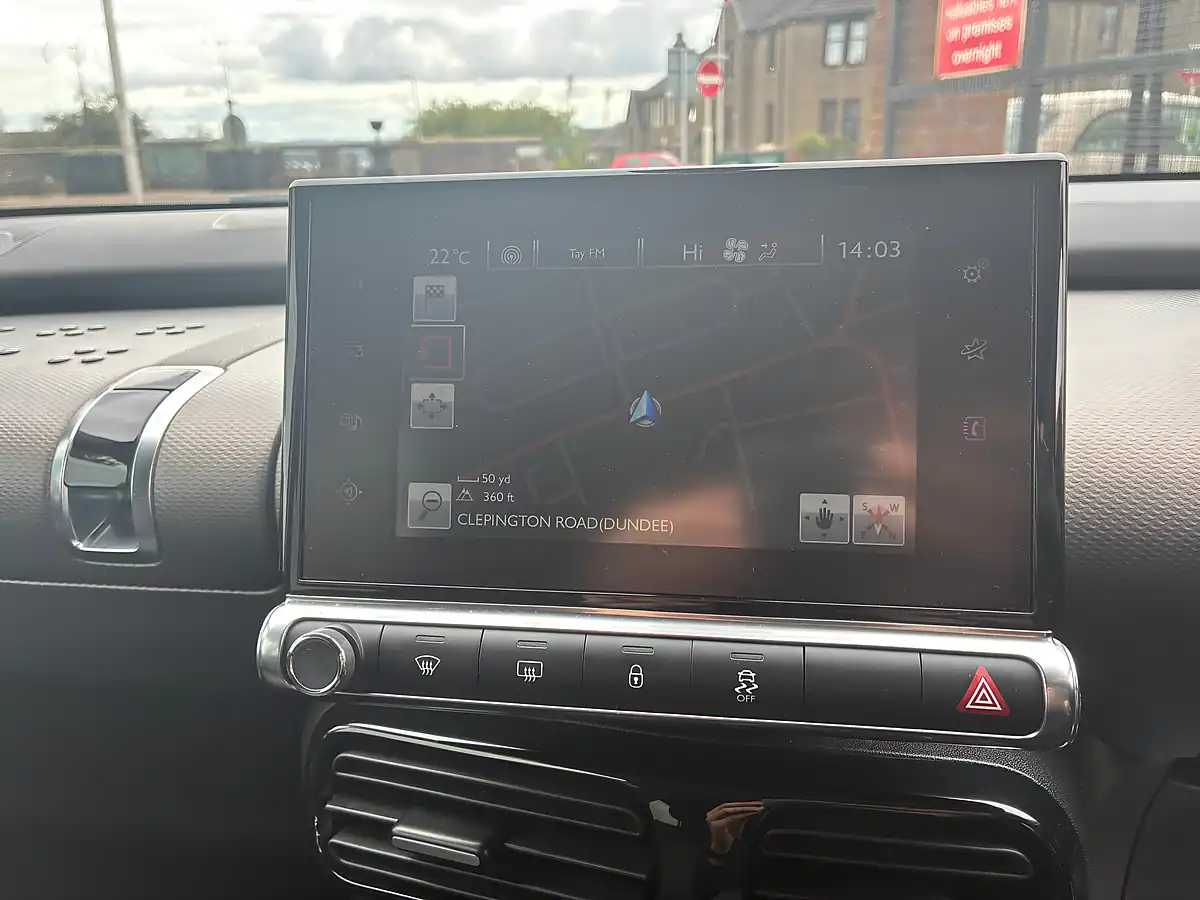 Used 2015 Citroen C4 Cactus Flair Yellow - Interior and Exterior details 4