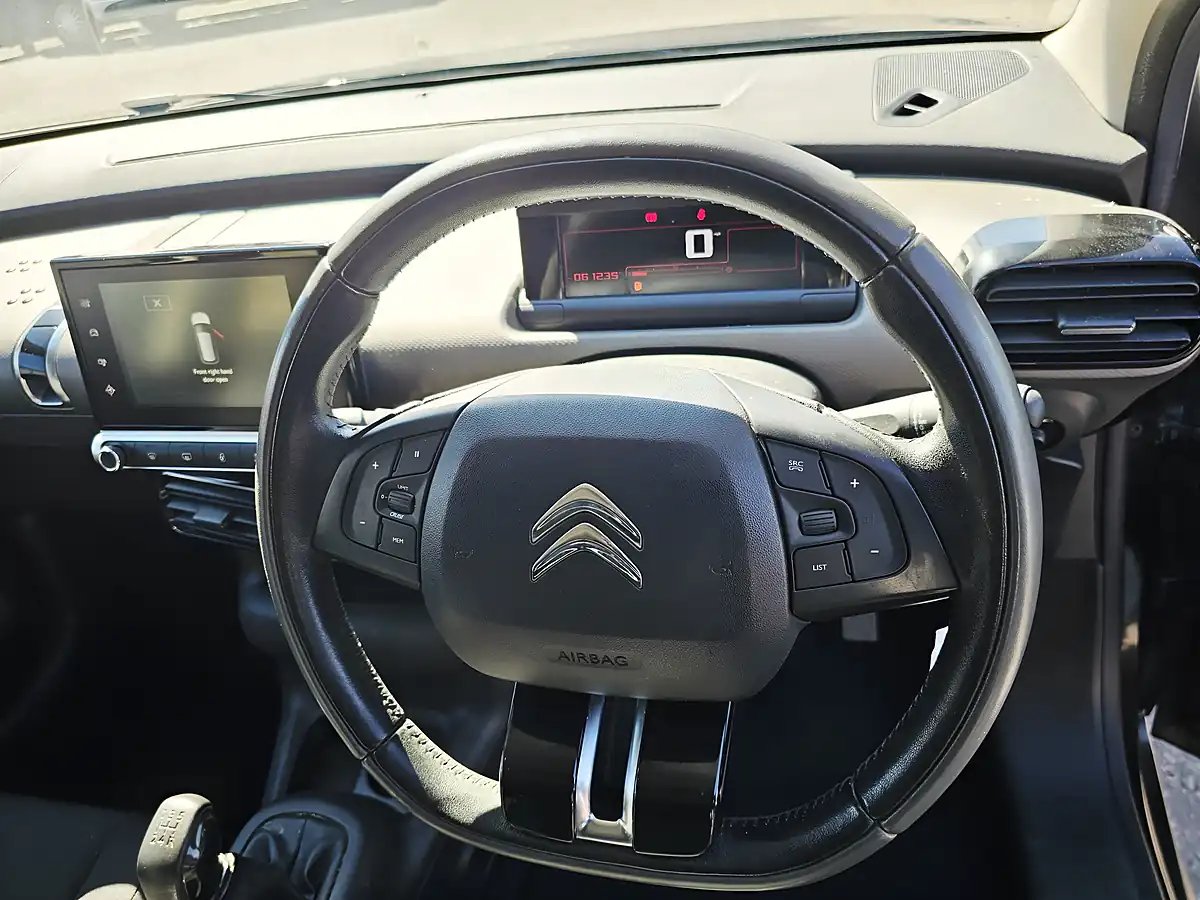 Used 2015 Citroen C4 Cactus Flaire Grey - Interior and Exterior details 13