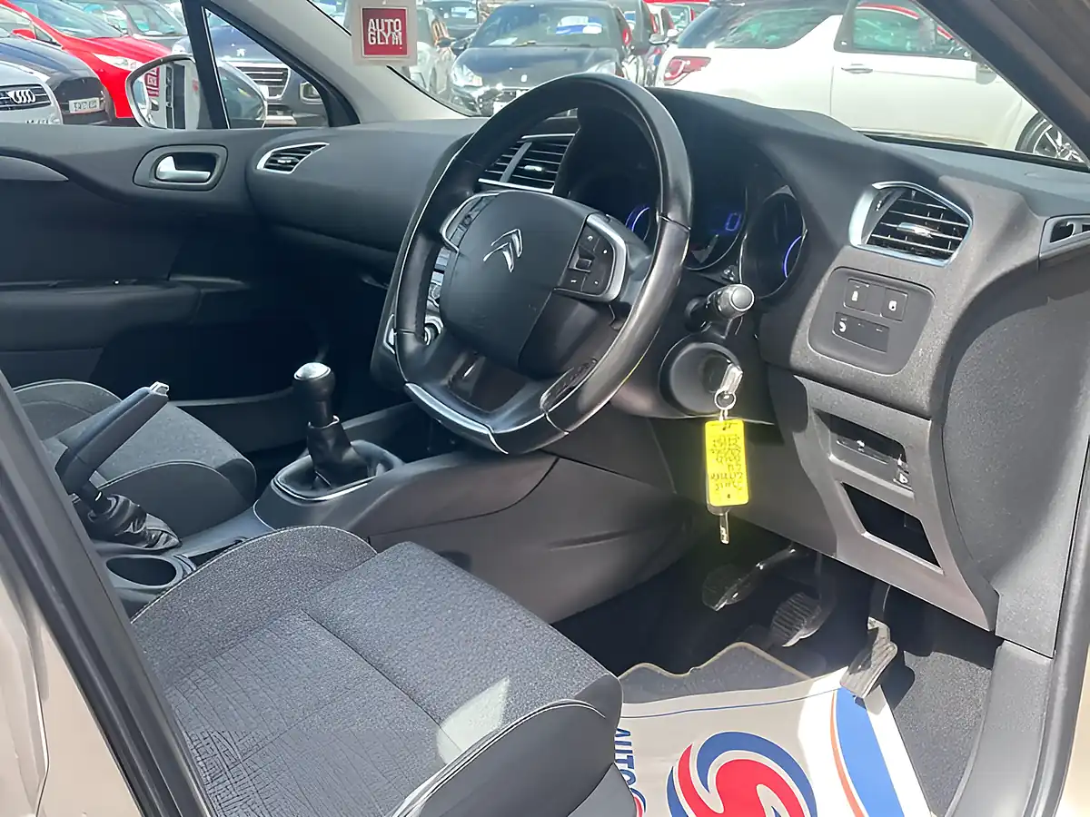 Used 2015 Citroen C4 Flair Grey - Interior and Exterior details 11