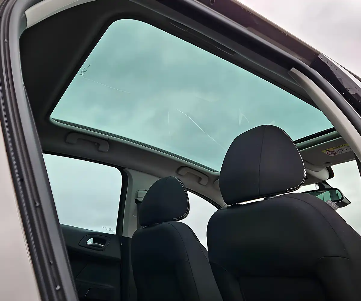 Used 2015 Citroen C4 Flair Grey - Interior and Exterior details 13