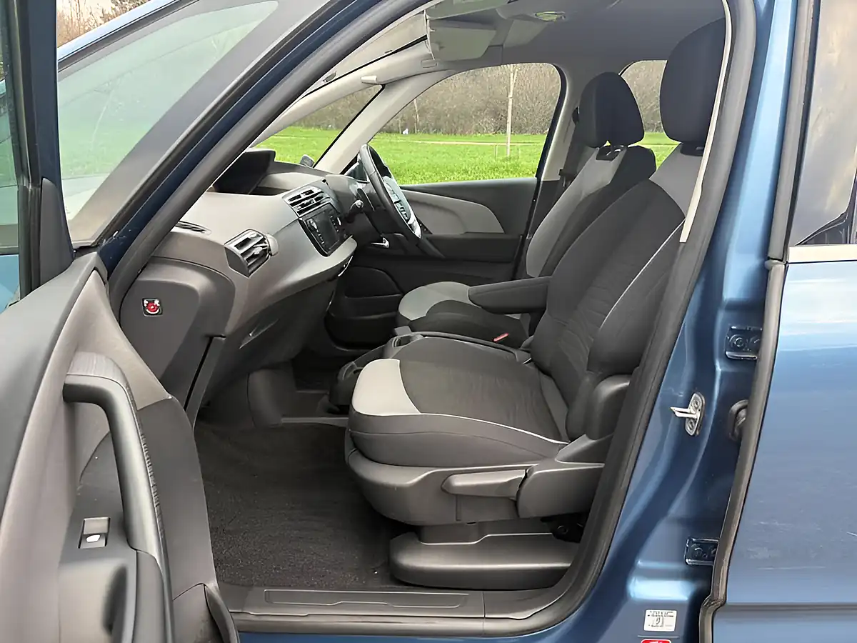 Used 2015 Citroen C4 Picasso Exclusive Blue - Interior and Exterior details 6