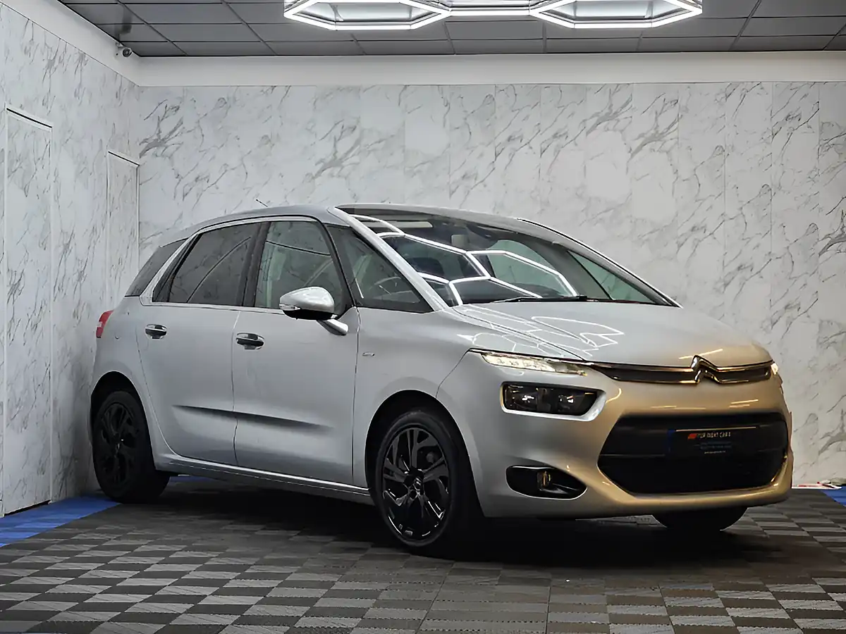 Used 2015 Citroen C4 Picasso Exclusive Silver - Front View
